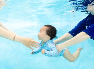 The Best Way to Prepare Your Child for Swim Lessons